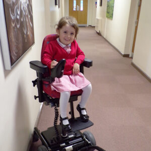 Elrullstolar inomhus för vuxna och barn